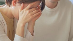 【好きな人が既婚者だった！どうする？】女性が取るべき5つの対処法