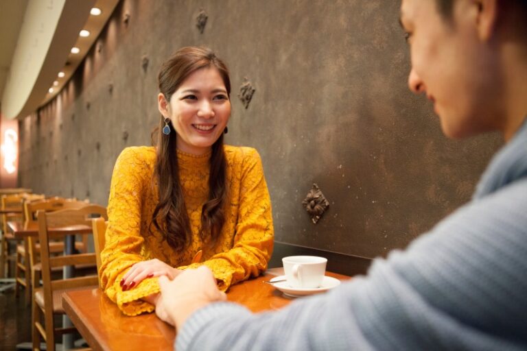 好きな人に彼女がいるとわかった時の行動とは