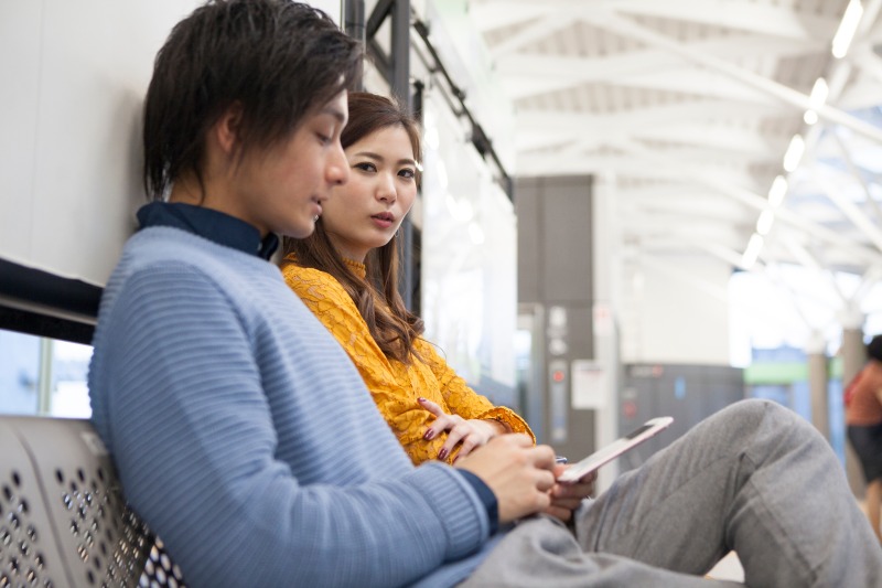 好きな男性が彼女がいることを隠す理由とその対処法