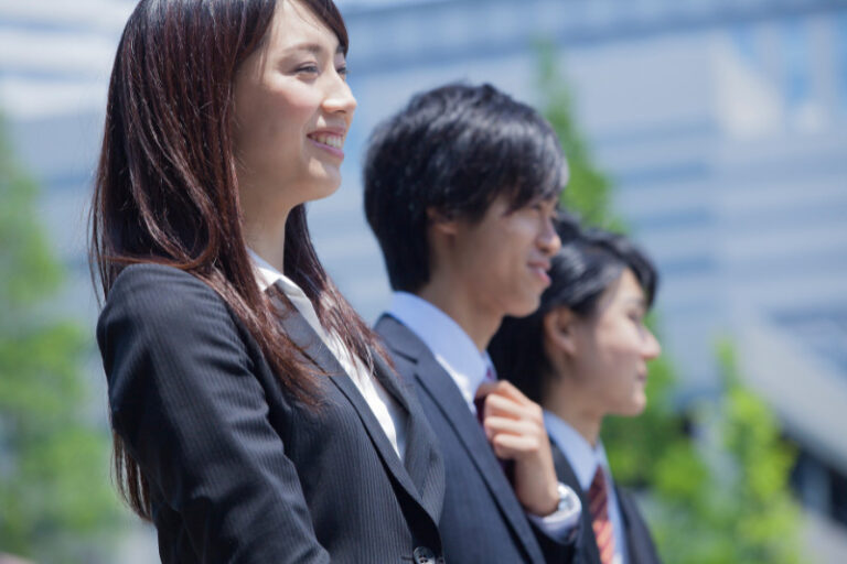 新社会人女性の同期への職場恋愛相談
