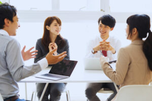長く付き合っている人への不信感と、惹かれる人が現れたときの迷い方