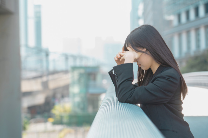 恋愛に悩む女性
