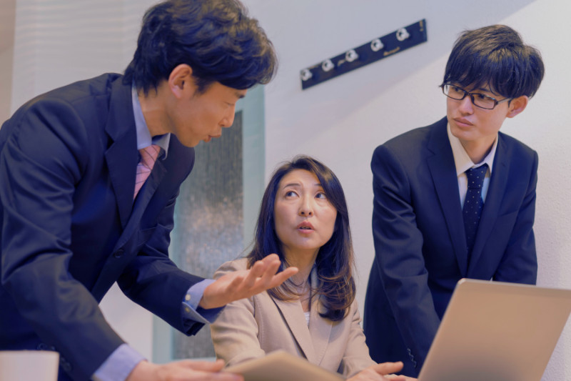 【40代女性】職場の人間関係に疲れたあなたへ。明日から心がふわっと軽くなる魔法の対処法