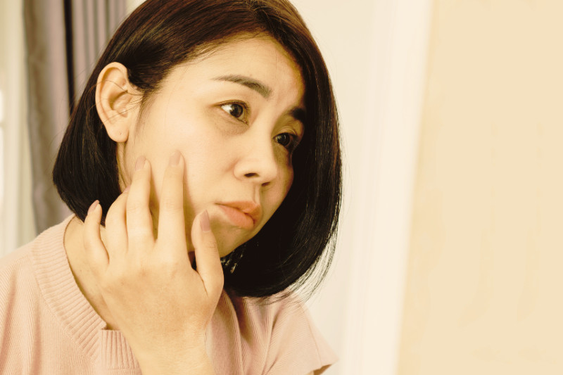 40代既婚女性が年下男性に恋をしたときの心理と対処法